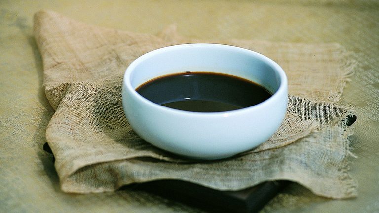 橋本甲狀腺炎：中西醫聯合調理 8 週，指標回穩個案